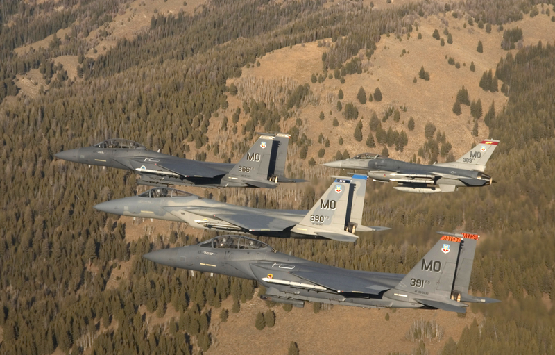 Illustration for article titled This Air Force Father-Son Duo Spent Some Quality Time Dogfighting